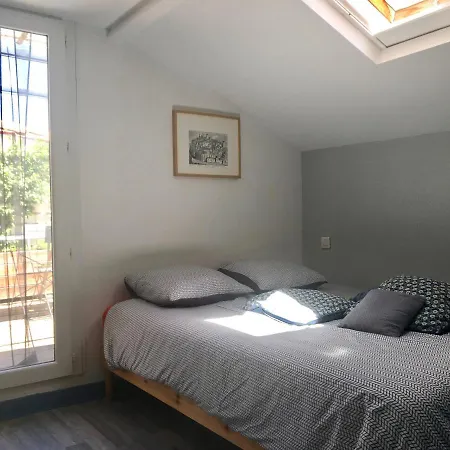 Maison Avec Terrasse A Arles, Provence *