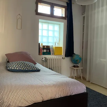 Maison Avec Terrasse A Arles, Provence Holiday home *